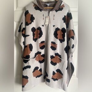 Carmen Marc Valvo Hooded Zip Knit Poncho Size L NWT Animal Print Viscose Blend